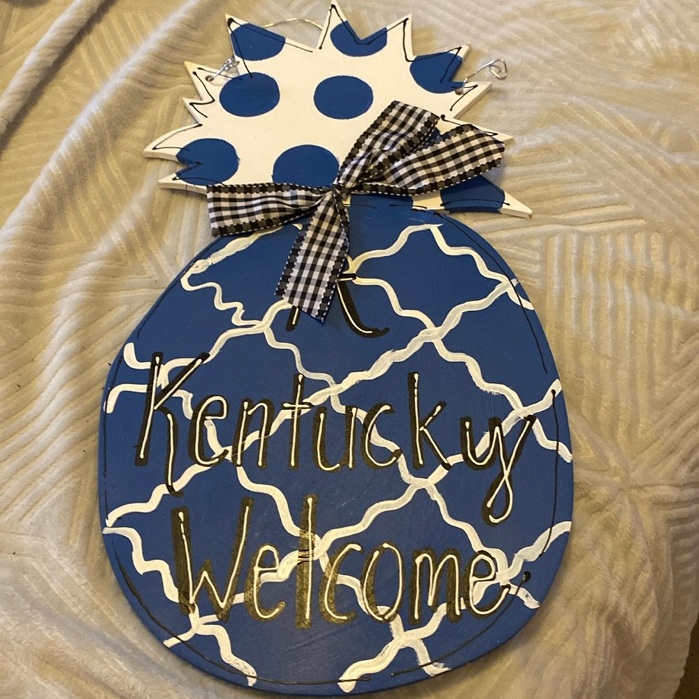 Kentucky Wall or Door Hanger